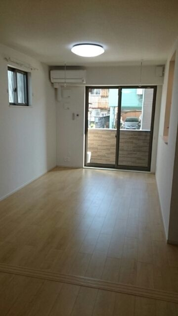 フローリッシュ　Ｒの居間・リビング