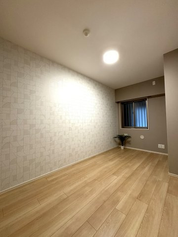 KAMAKURA TERRACE LIVING — 由比ガ浜の余白の洋室