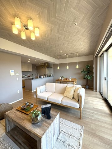 KAMAKURA TERRACE LIVING — 由比ガ浜の余白の居間・リビング