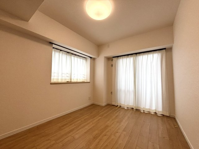 ライオンズマンション春日井の洋室|明るい洋室です