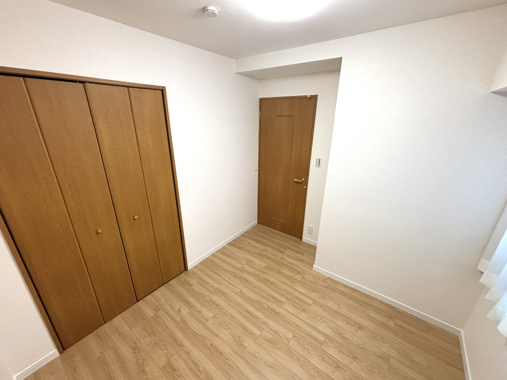 ライオンズマンション春日井の洋室|落ち着いた色調の洋室です