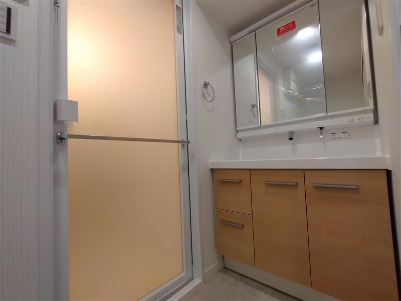 ダイアパレス日進の洗面所|ゆったりとスペースのある洗面所