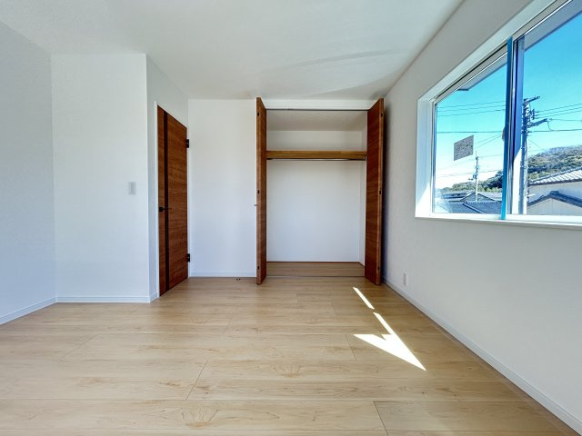 高知市朝倉丙A号地 新築一戸建ての洋室|2階の各部屋にもクローゼットがあります☆