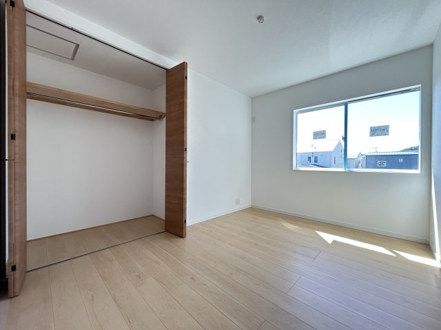 高知市朝倉丙A号地 新築一戸建ての洋室|２階は全室南向き＆収納つき！