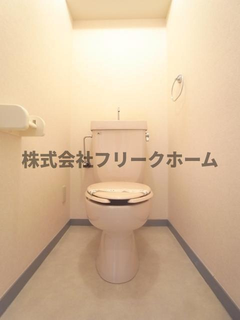 三鷹市井口５丁目の賃貸マンションのトイレ