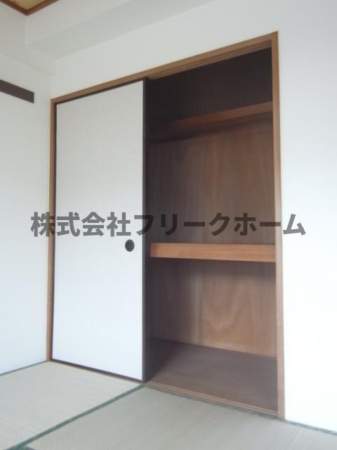 三鷹市井口５丁目の賃貸マンションの収納