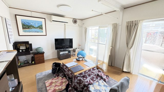 沼津市大岡の中古マンションの居間・リビング|ワンフロアなので効率よい生活動線が確保出来ます。