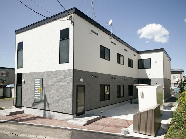 レオパレスミーム　新川の外観
