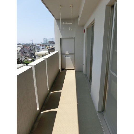 熊本市南区出仲間７丁目の賃貸マンションのバルコニー