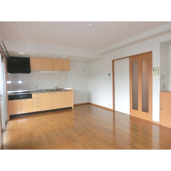 熊本市南区出仲間７丁目の賃貸マンションの居間・リビング