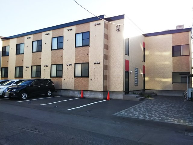 レオパレス北二条東の外観