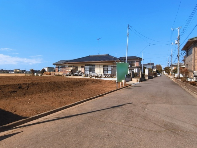 つくば市東光台2期　新築戸建　2号棟の前面道路含む現地写真