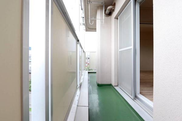 ビレッジハウス琴似第二6号棟のバルコニー|モデルルームの写真です