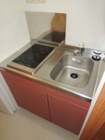 レオパレスコラール藤野のキッチン|電気調理器２口