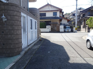 【前面道路含む現地写真】 | 川西市湯山台2丁目80の11　中古一戸建て