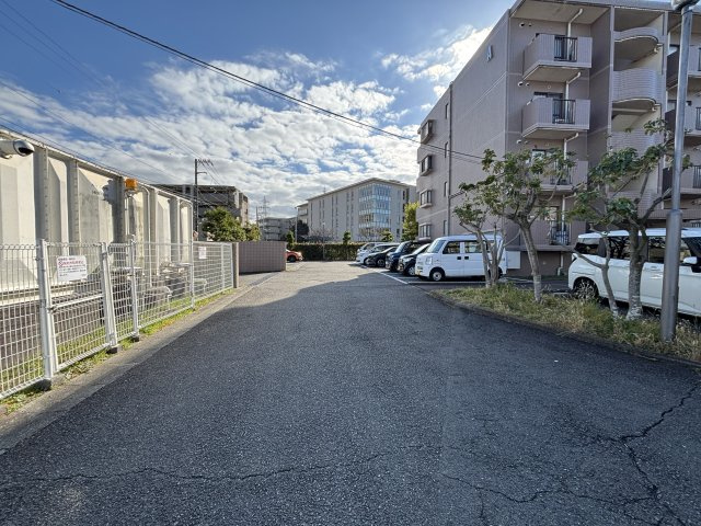 【駐車場】