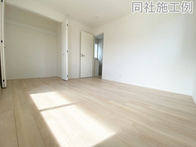 新築戸建　クレイドルガーデン曽我部町寺長縄手の洋室|同社施工例