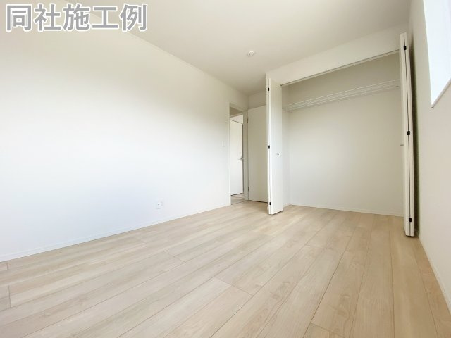 新築戸建　クレイドルガーデン曽我部町寺長縄手の洋室|同社施工例