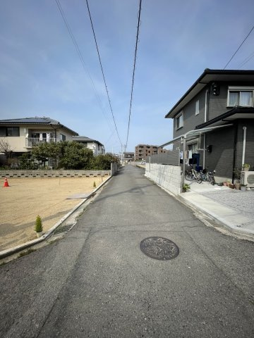高松町　土地の前面道路含む現地写真
