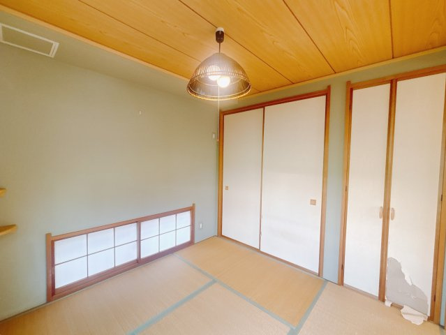 【中古戸建】前橋市箱田町の和室|■1階和室｜和室でしか味わえない畳ならではの香りや素材で和のやすらぎを感じてください♪休日はお子様とお昼寝するのにも最適です
