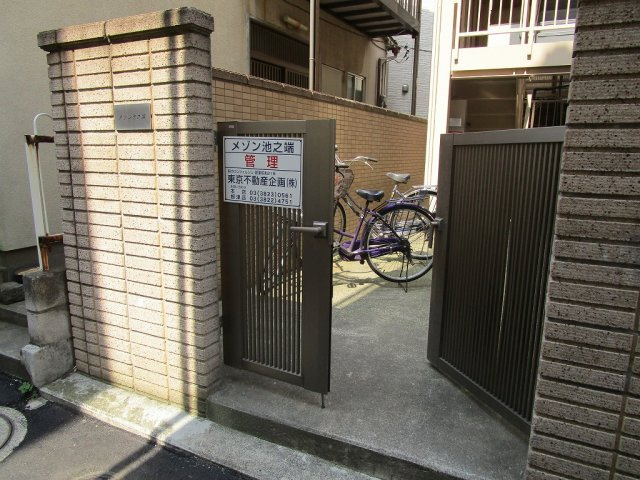 メゾン池之端のエントランス