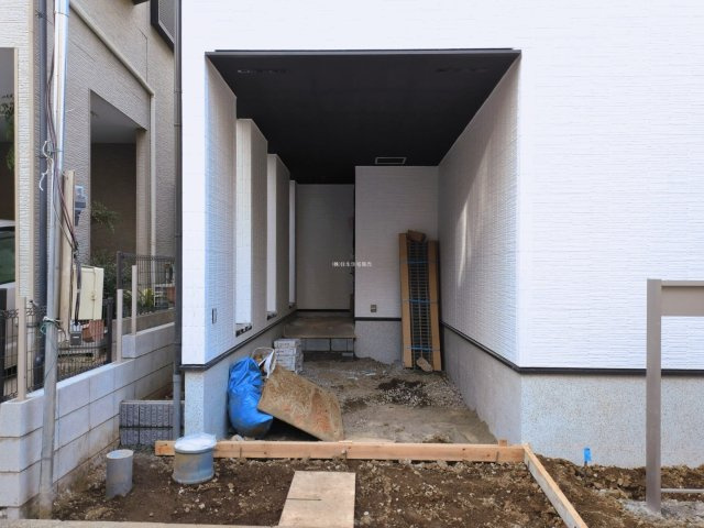 富士見市鶴瀬西３丁目の新築一戸建の駐車場
