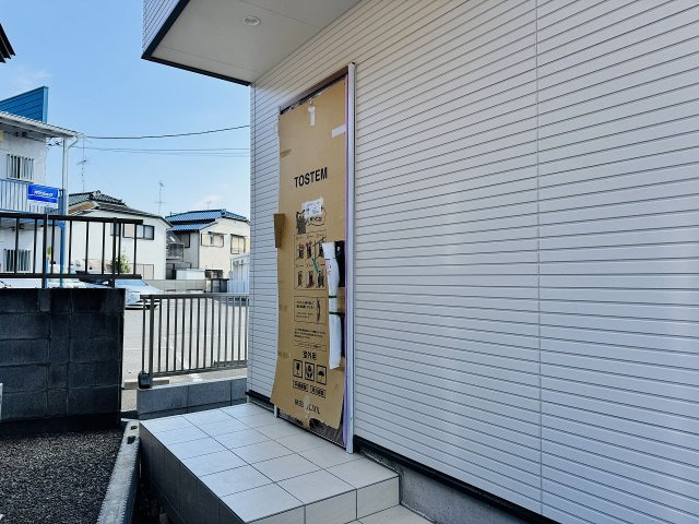 八王子市　片倉町　新築一戸建て　１期の玄関|～玄関は安心のWロックキーを採用～