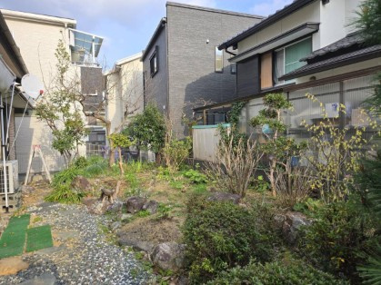 【収納多いです！】高知市福井東町　中古一戸建ての庭|南庭のため陽当たり良好です♪