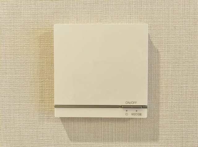 テラス早宮の居間・リビング|【床暖房】
空気を汚さずに足元から暖かい床暖房が標準装備です 小さなお子様にも安心の暖房設備です