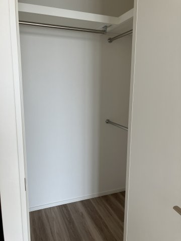 SKY DUO SUN VILLAGE T棟  48階の収納|ウォークインクローゼット