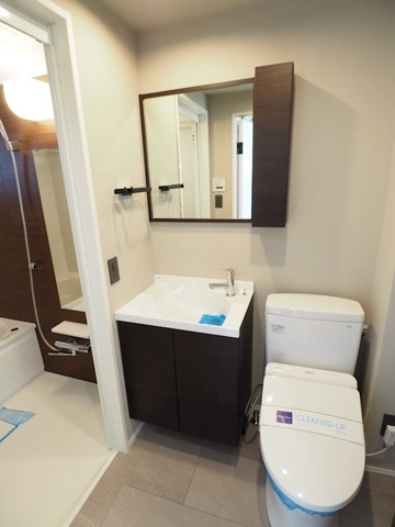 新品家具付きマンション方南1(KaGood東京)の洗面所
