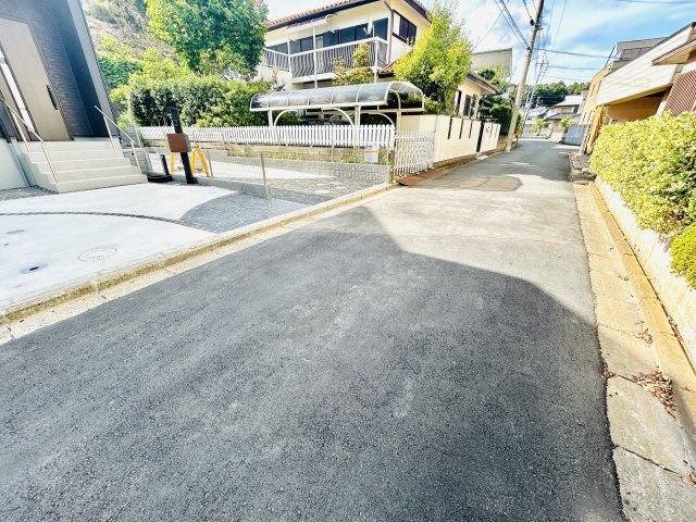 グラファーレ八千代市大和田２９期の前面道路含む現地写真