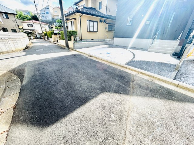 グラファーレ八千代市大和田２９期の前面道路含む現地写真