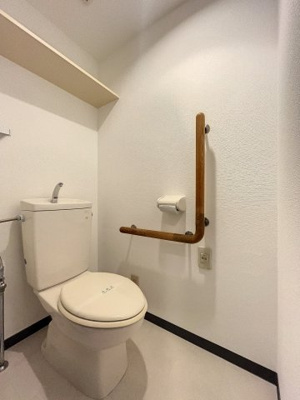 【トイレ】 | コンフォール鷺沼 | ※同建物ほかのお部屋の写真です。