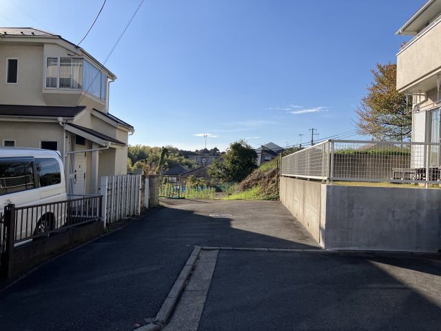 菅田町　売地の前面道路含む現地写真
