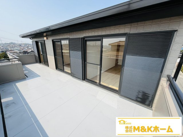 知多市巽が丘4丁目のバルコニー|3部屋から行き来出来るワイドバルコニー☆