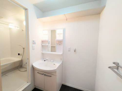 【洗面所】 | グランマストシエロ Ⅰ棟 | 脱衣スペースもあります