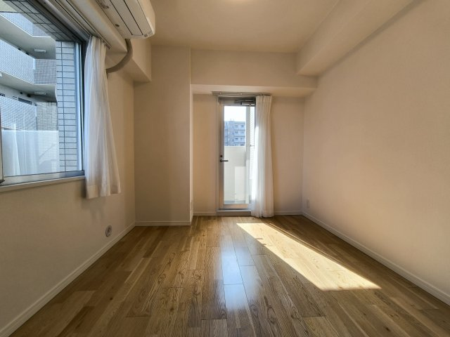 モアステージ吉川ライネスハイムD棟の洋室|使い勝手のいい洋室です