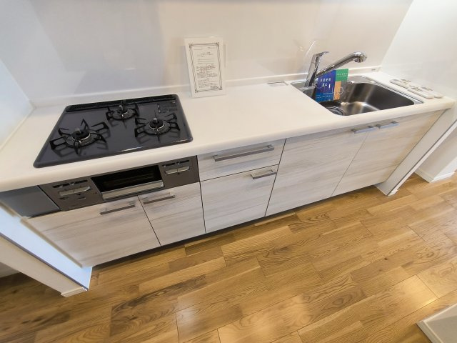 モアステージ吉川ライネスハイムD棟のキッチン|お料理しやすいキッチンです