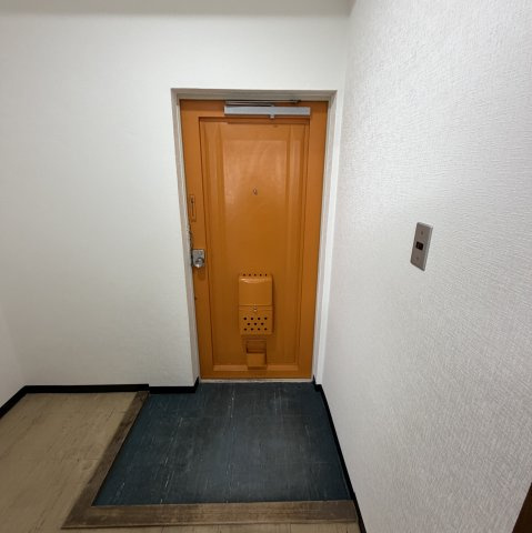第5天谷コーポの玄関