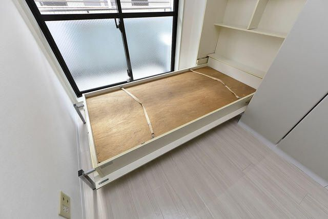 横浜市西区霞ケ丘の賃貸マンションの寝室