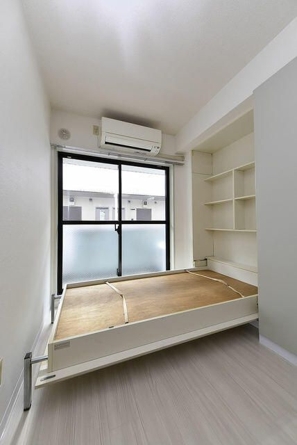 横浜市西区霞ケ丘の賃貸マンションの居間・リビング