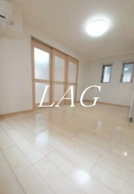 【居間・リビング】 | アドニスター・西大井 | 洋室のお部屋です。