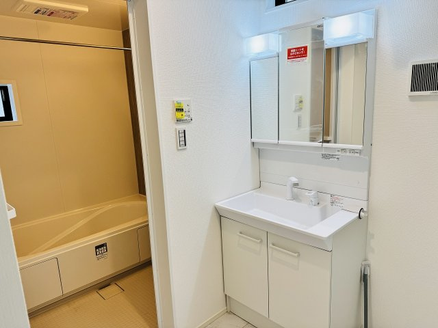 八王子市　片倉町　新築一戸建て　１期の脱衣所|～清潔感のあるバスルーム～