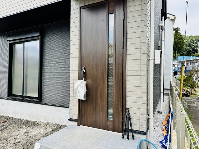 八王子市　片倉町　新築一戸建て　１期の玄関|～玄関は安心のWロックキーを採用～