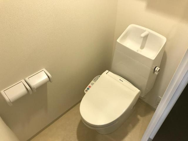 グレーシア草津のトイレ|シャワー付トイレ