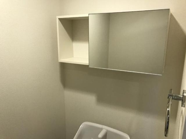 グレーシア草津のトイレ|トイレ収納棚