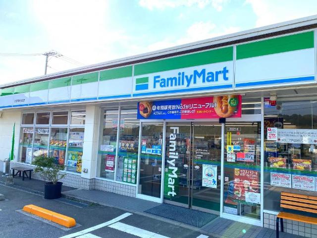gloriousの周辺|ファミリーマート廿日市陽光台北店まで651ｍ