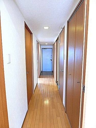 クレール牛田本町のその他|廊下（玄関方向）　※2023年1月撮影