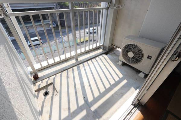 ビレッジハウス下更地2号棟のバルコニー|ビレッジハウスの同一物件・同一タイプの間取りの写真です